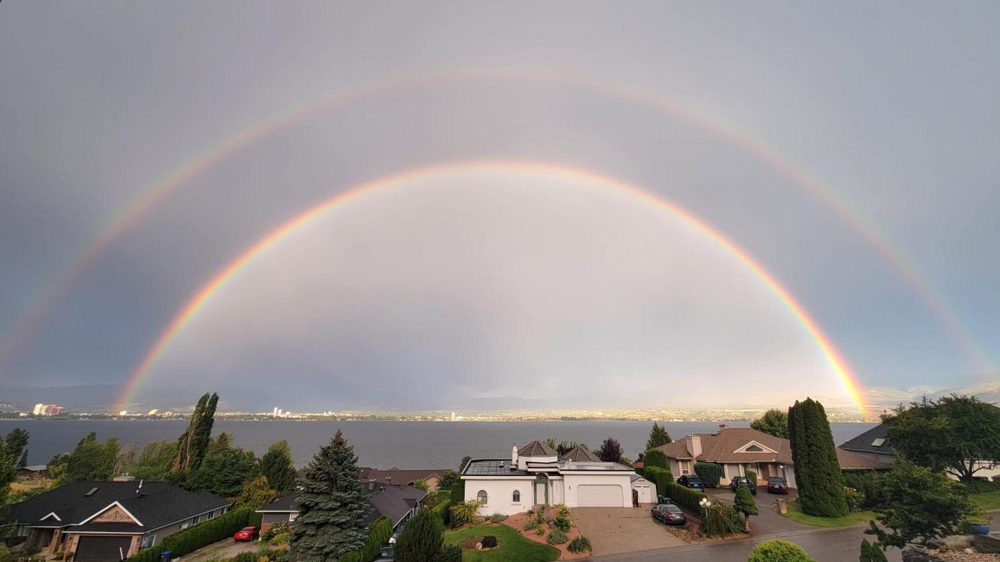 West Kelowna Lakeview Oasis Bed And Breakfast מראה חיצוני תמונה